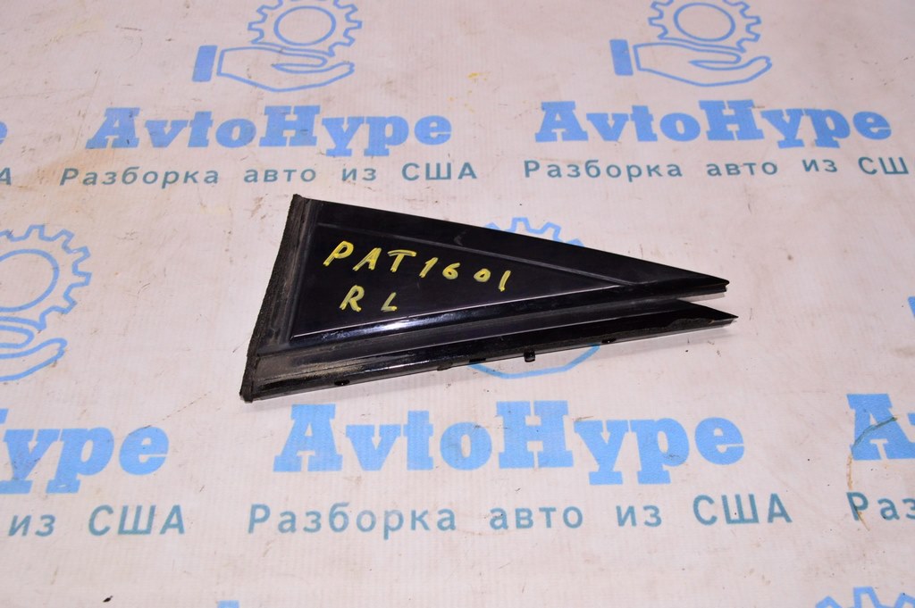 Накладка двери боковая треугольник зад лев Nissan Pathfinder 13-