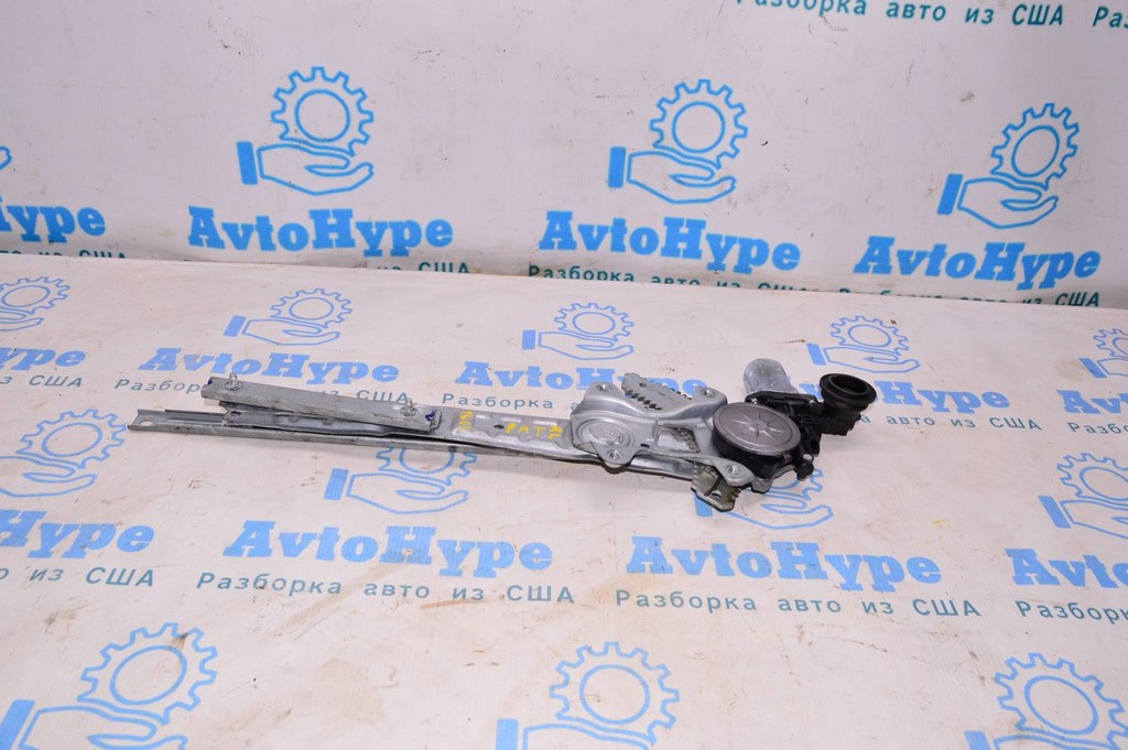 Стеклоподъемник с мотором зад лев Nissan Pathfinder 13-