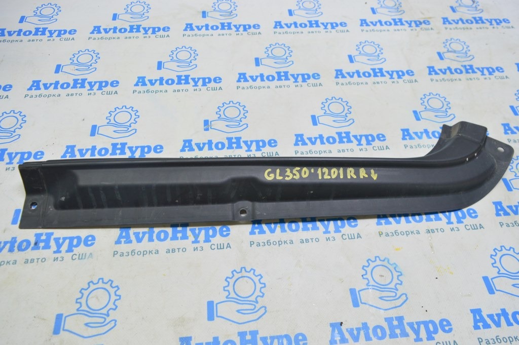 Накладка проёма двери багажника правая Mercedes X164 GL 07-12