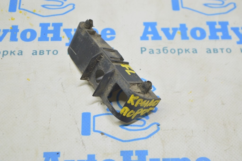 Крепление крыла лев Mercedes X164 GL пластик