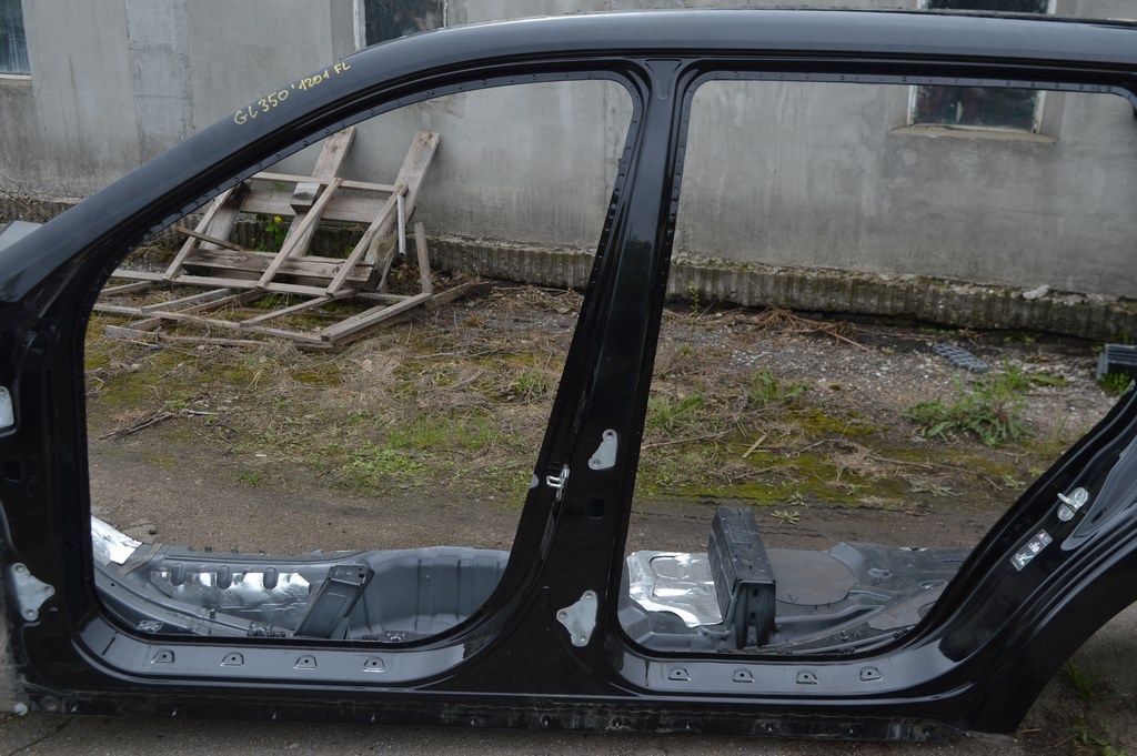 Стойка кузовная центральная левая Mercedes X164 GL (01) черный 197 (можно с батоном)