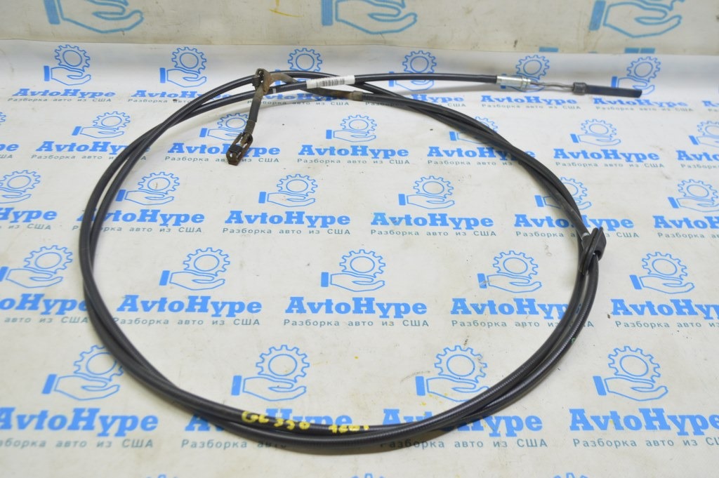 Трос стояночного тормоза перед Mercedes X164 GL