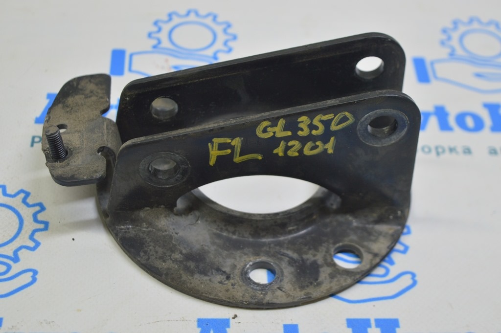 Крепление распорки передних стоек лев Mercedes X164 GL