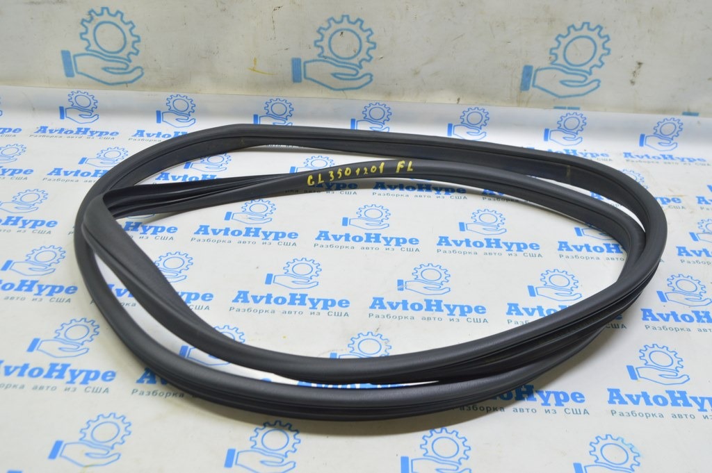 Уплотнитель дверного проема перед лев Mercedes X164 GL черн