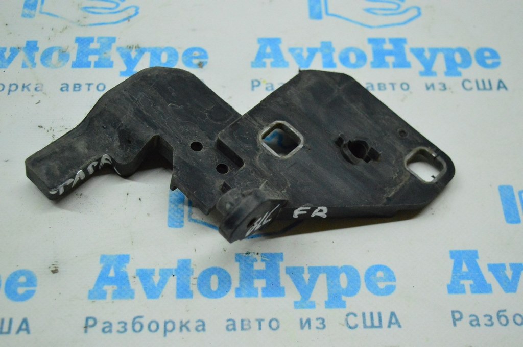 Кронштейн правой фары Mercedes GLC X253 16-