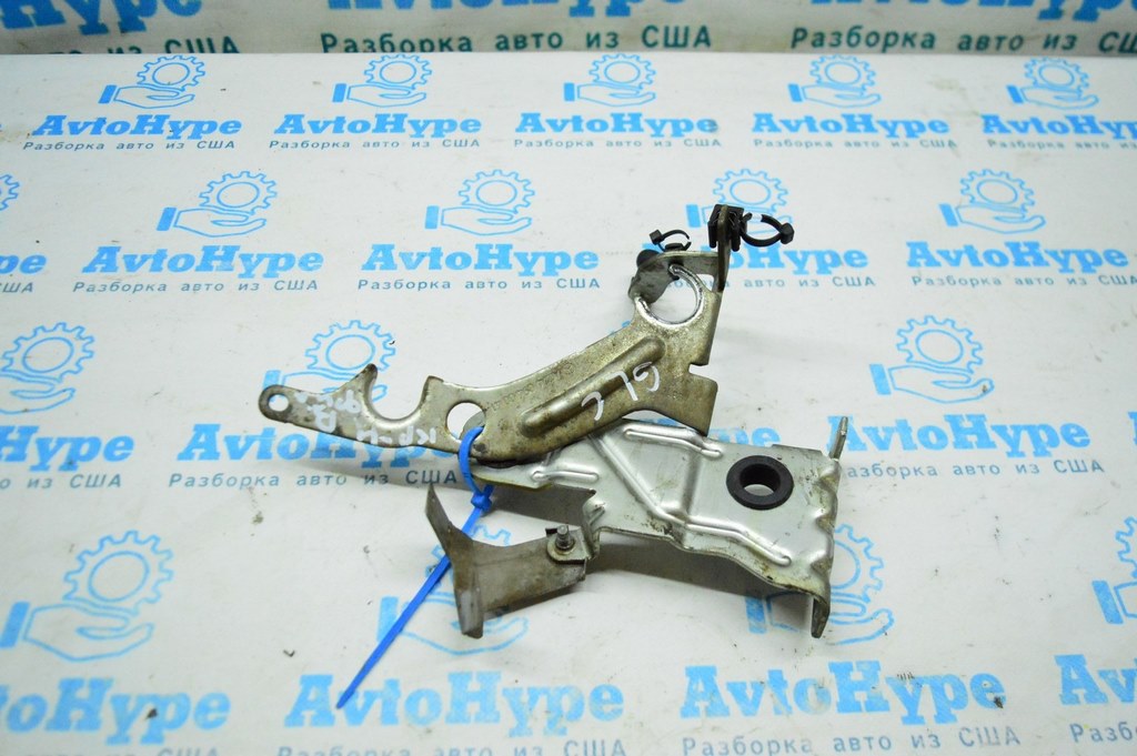 Кронштейн воздушного фильтра прав Mercedes GLC X253 16-