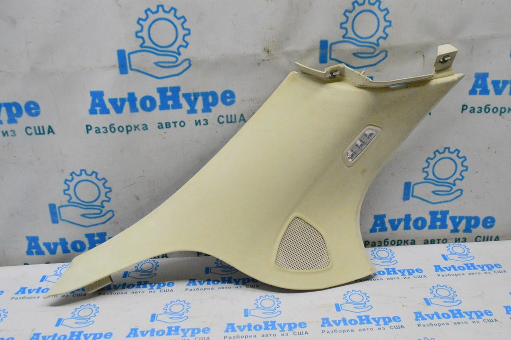 Накладка задней стойки возле двери багажника лев Mercedes GLC X253 16- беж алькантара