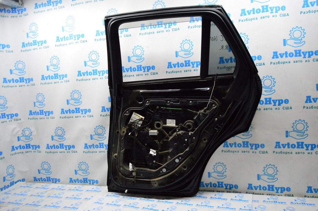 Уплотнитель стекла внутренний центральный зад прав Mercedes GLC X253 16-