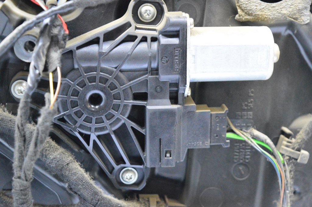 Стеклоподъемник МОТОРЧИК зад прав Mercedes GLC X253 16-