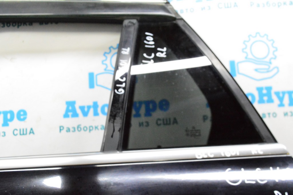 Перемычка между стеклом и форточкой зад лев Mercedes GLC X253 16-