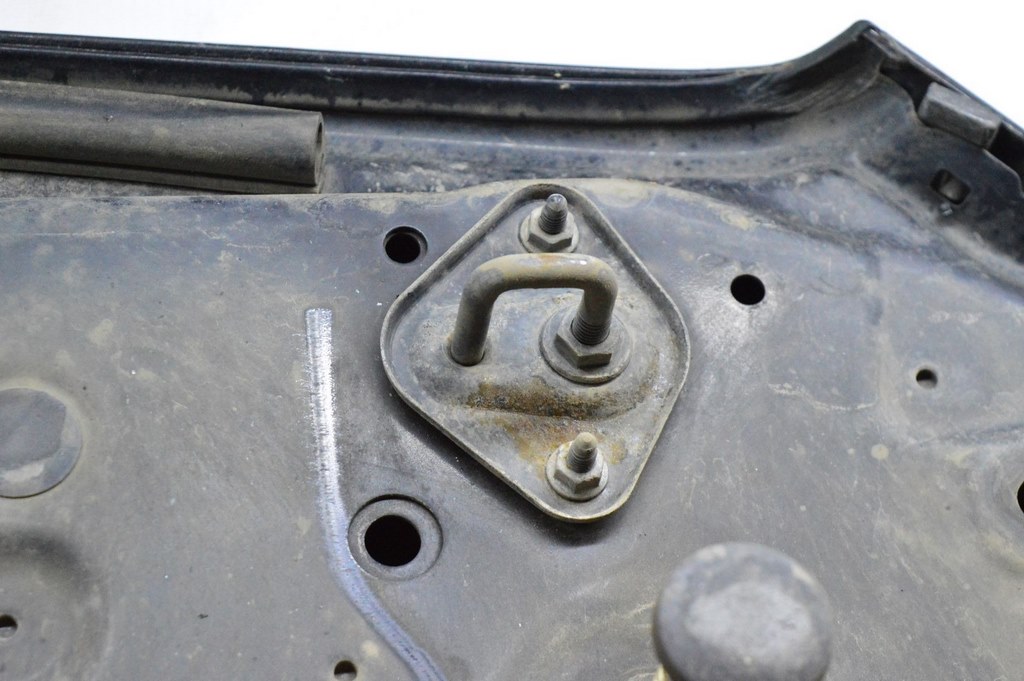 Крючокпетляфиксатор замка капота прав Mercedes GLC X253 16-