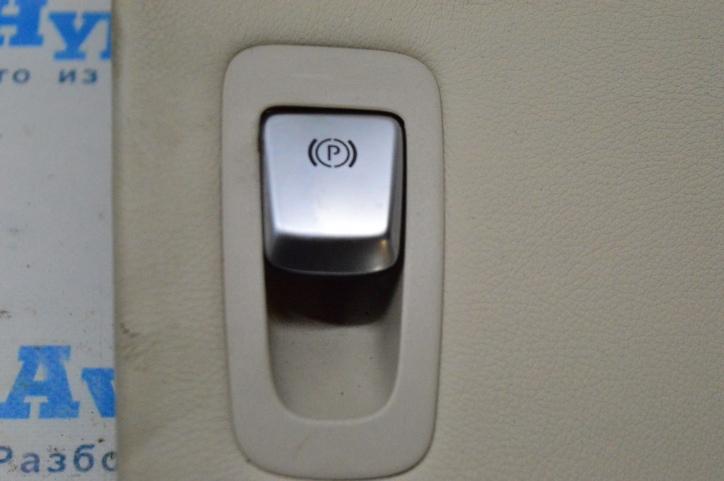 Кнопка паркинга P parking Mercedes GLC X253 16-