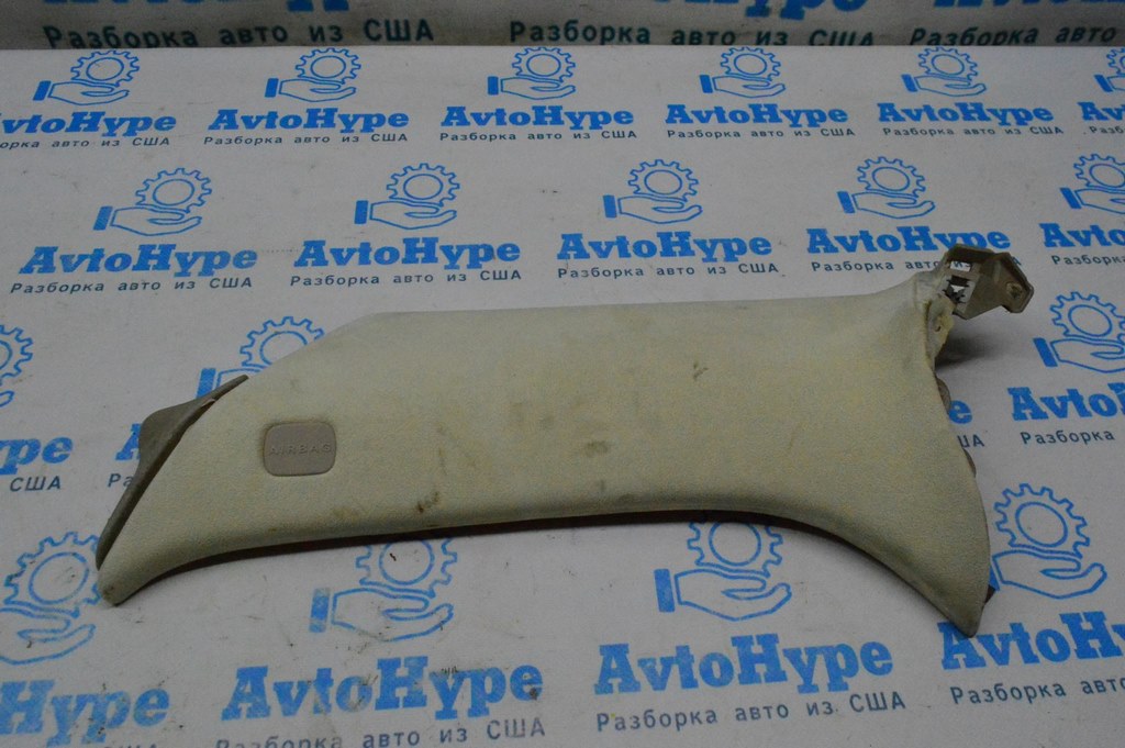 Накладка задней стойки лев Mercedes GLC X253 16- беж алькантара