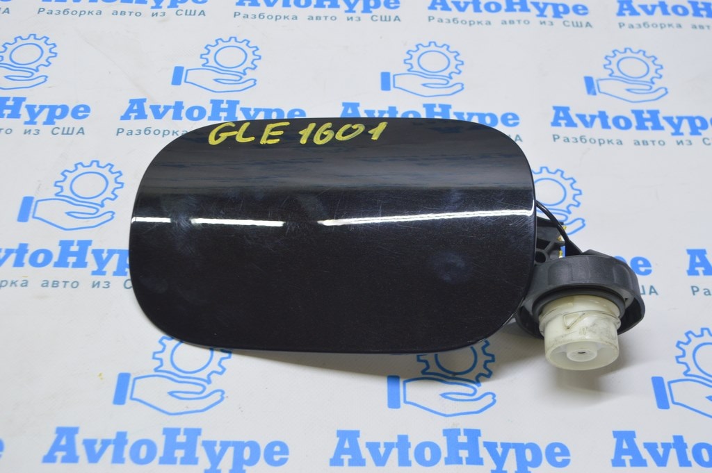 Лючок бензобака Mercedes GLE-class C292 12-19 (01) сломано крепление