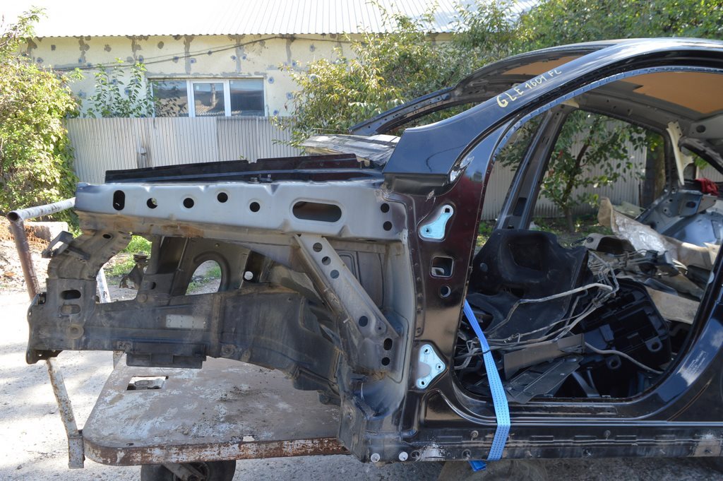 Четверть передняя левая Mercedes GLE-class C292 X166 12-19 (01) черная