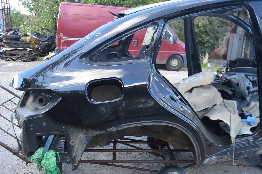 Четверть крыло задняя правая Mercedes GLE-class C292 16-19 купе (01) черная