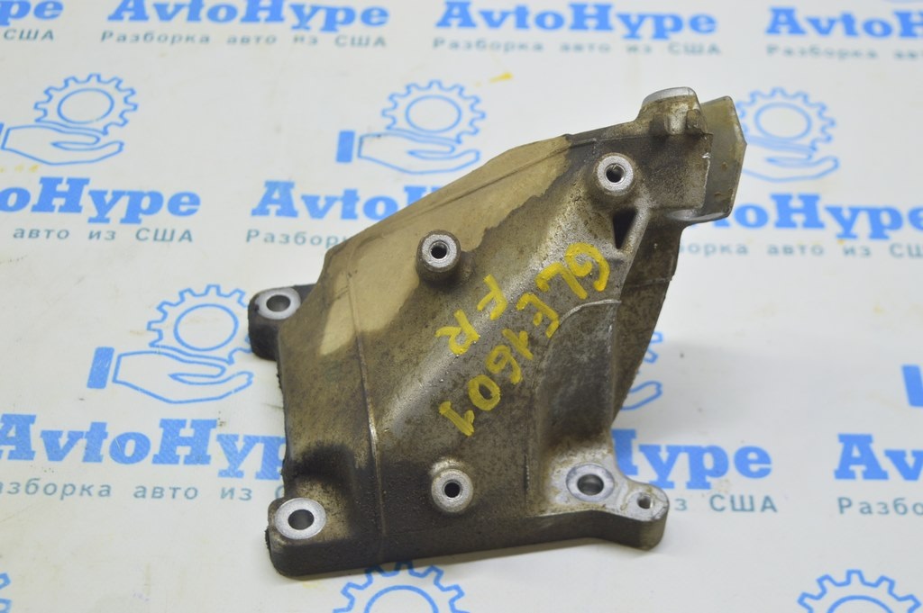 Кронштейн подушки двигателя правый Mercedes GLE-class C292 15-19  3.0
