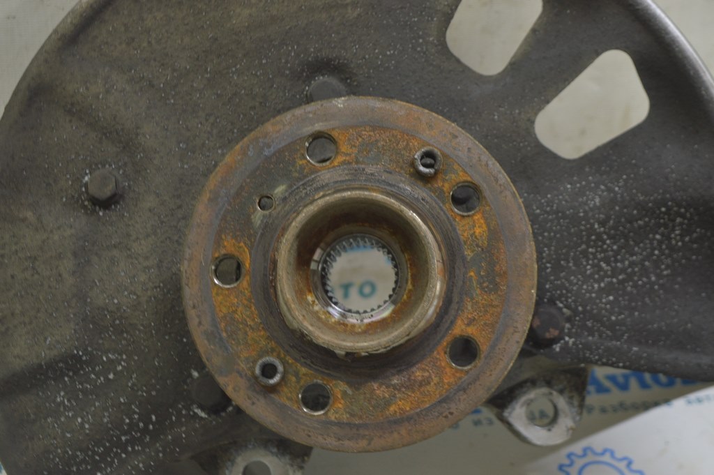 Ступица перед лев Mercedes GLE-class C292 12-19 AWD (01)