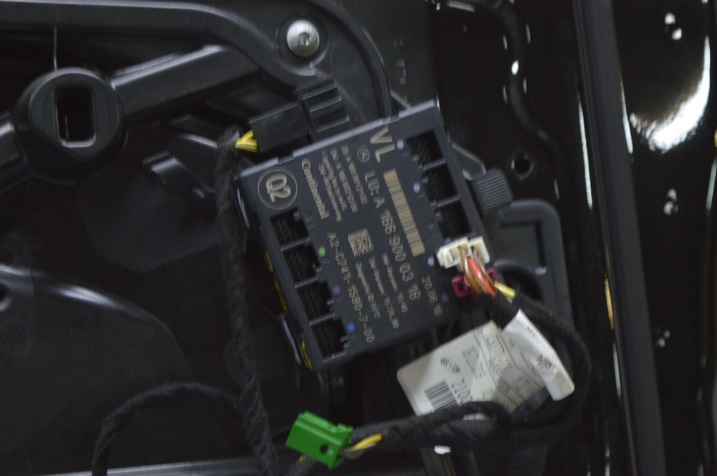 Компьютер двери передней левой Mercedes GLE-class C292 12-19 (01)