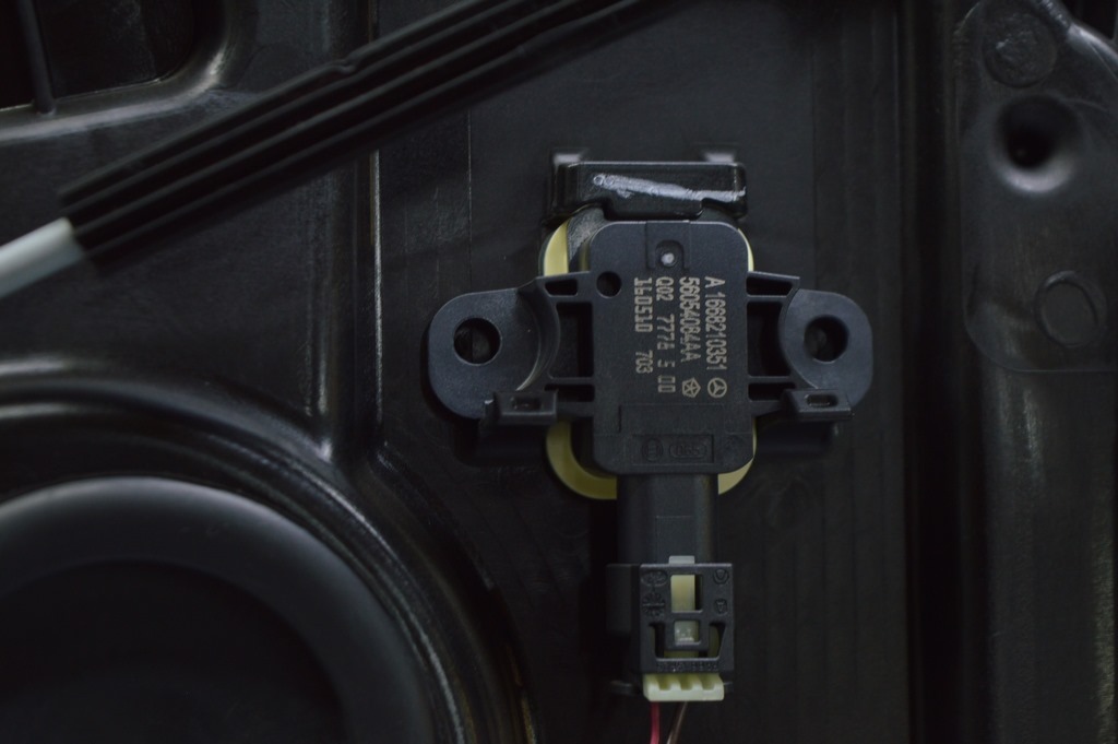 Датчик подушки безопасности дверь перед лев Mercedes GLE-class C292 12-19