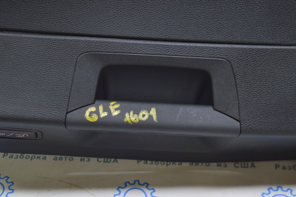 Ручка в обшивке двери багажника Mercedes GLE-class C292 12-19