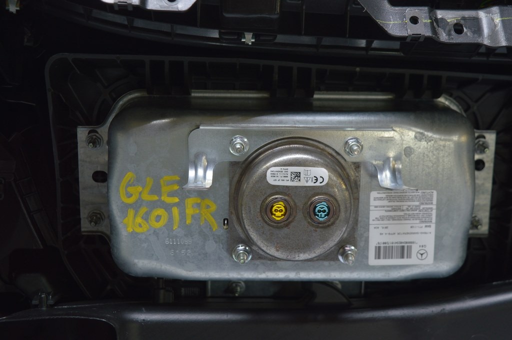 Подушка безопасности airbag пассажирская (в торпеде) Mercedes GLE-class C292 12-19