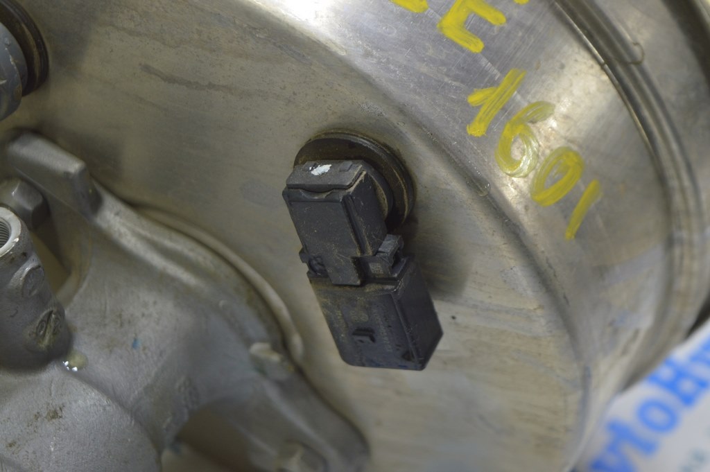 Датчик давления на вакуумном усилителе Mercedes GLE-class C292 12-19