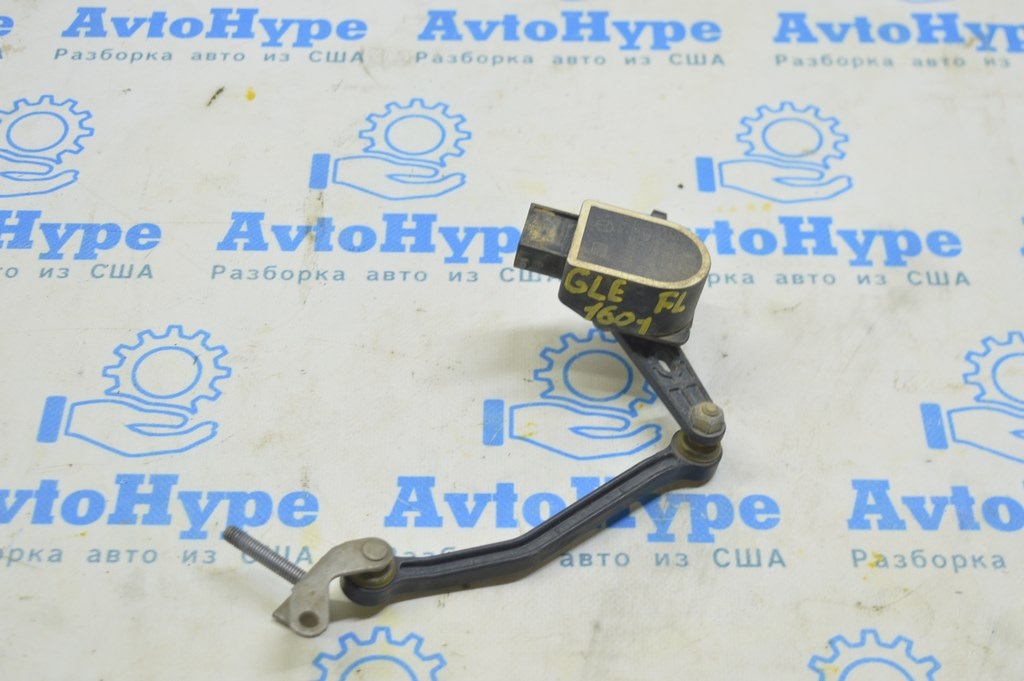 Датчик положения кузова с тяжкой передний левый Mercedes GLE-class C292 12-19 (01)