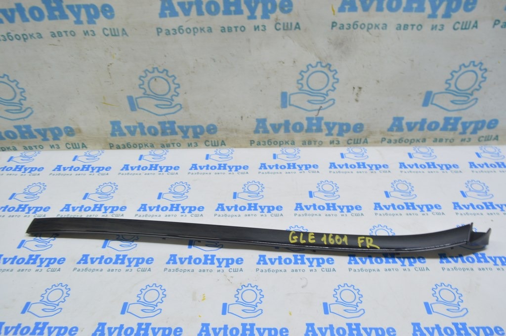 Молдинг лобового стекла правый Mercedes GLE-class C292 12-19