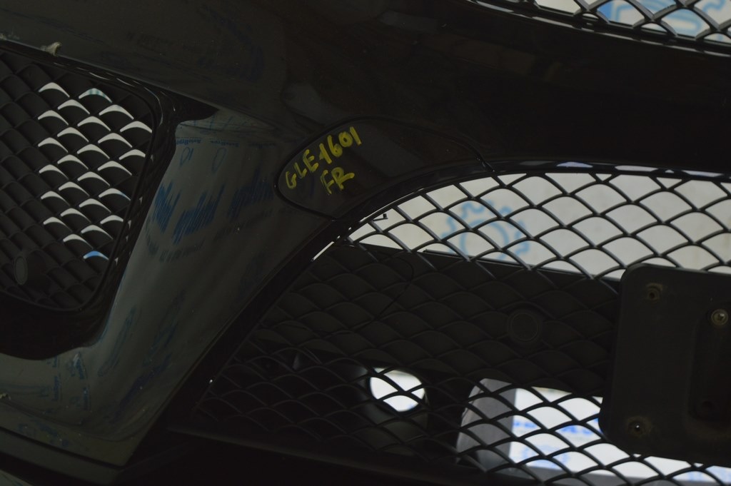 Парктроник передний Mercedes GLE-class C292 12-19 центральный  (с бампером в сборе)