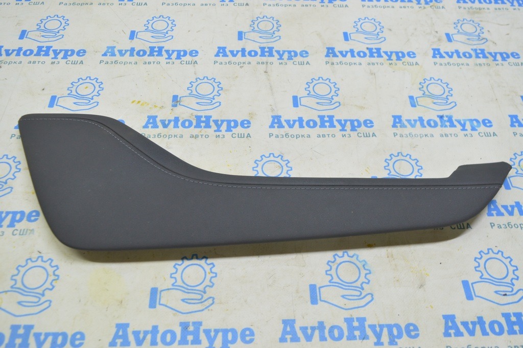 Накладка центральной консоли боковая левая Toyota Highlander 20-22 черн, верхняя