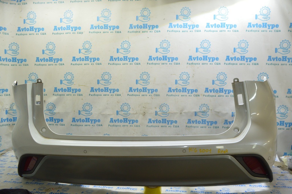 Бампер задний голый Toyota Highlander 20- под парктроники (01) цвет 070 белый перламутр 1010