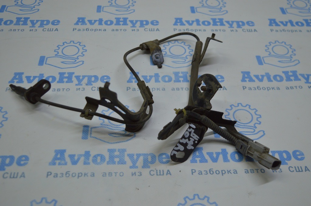 Датчик ABS задний правый Toyota Highlander 14-19 AWD