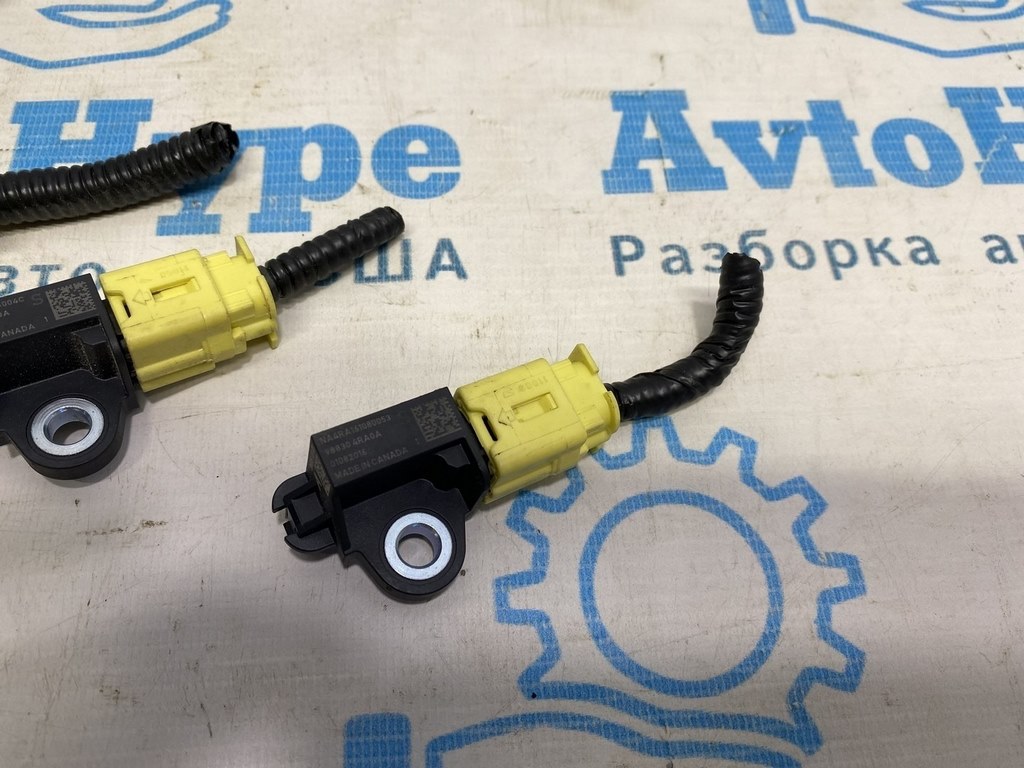 Датчик подушки безопасности задний прав Nissan Murano z52 15-