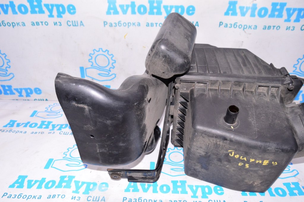 Кронштейн корпуса воздушного фильтра Dodge Journey 11- 3.6