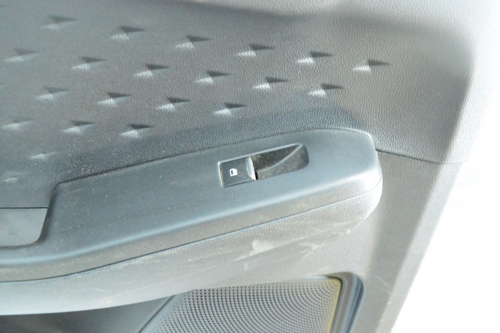 Управление стеклоподъемником зад лев Ford Escape MK4 20- с накладкой