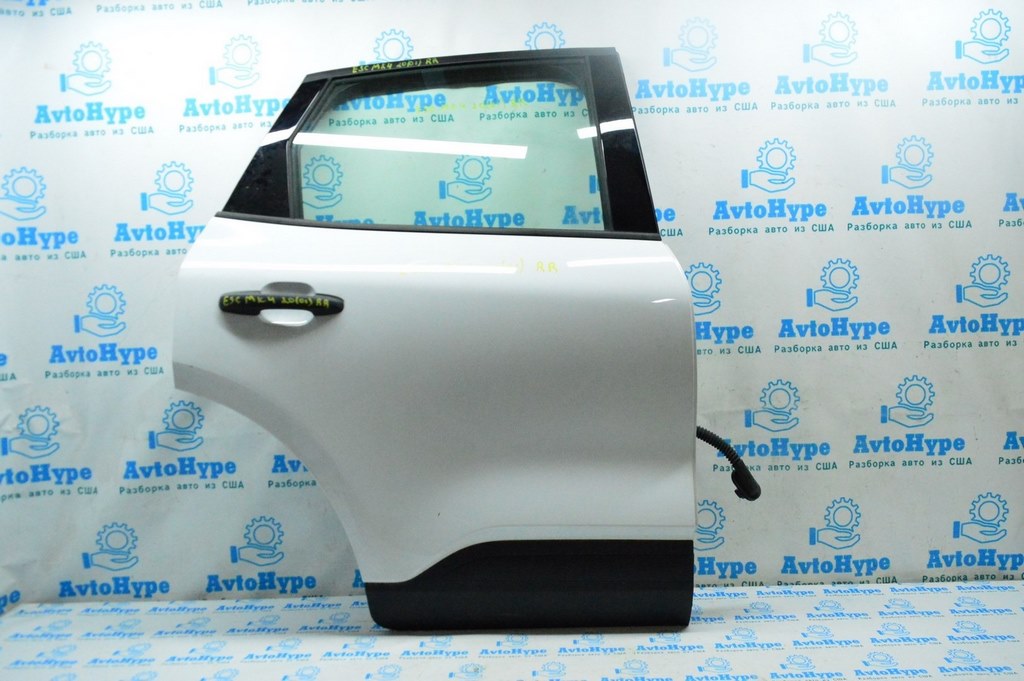 Дверь голая зад прав Ford Escape MK4 20- (01) белая