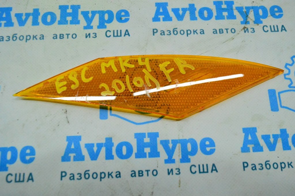 Отражатель правой фары Ford Escape MK4 20- галоген