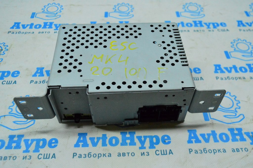 Магнитофон радио Ford Escape MK4 20- (01)