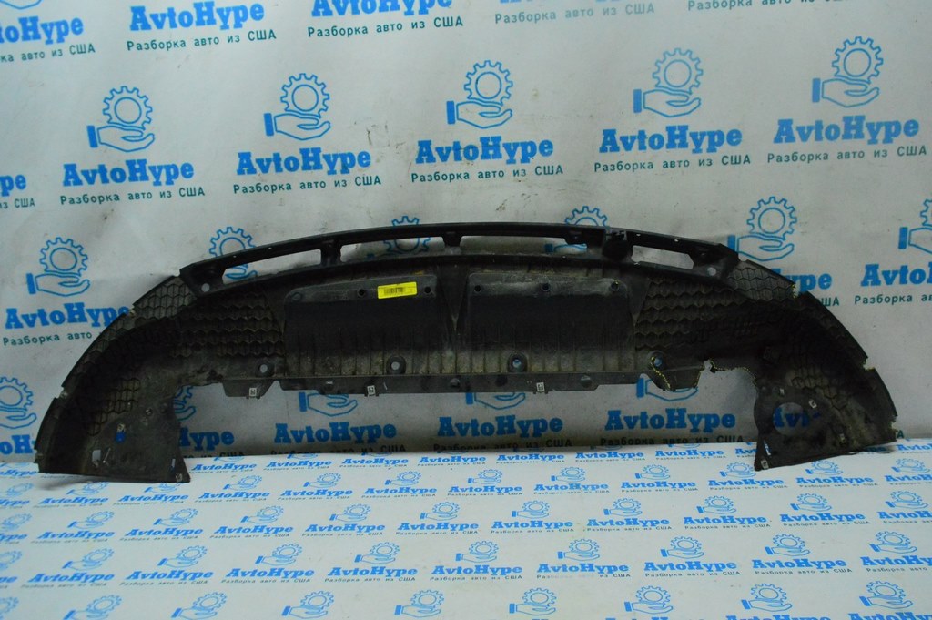 Губа переднего бампера Ford Escape MK4 20- структура (01) незначительные деф.