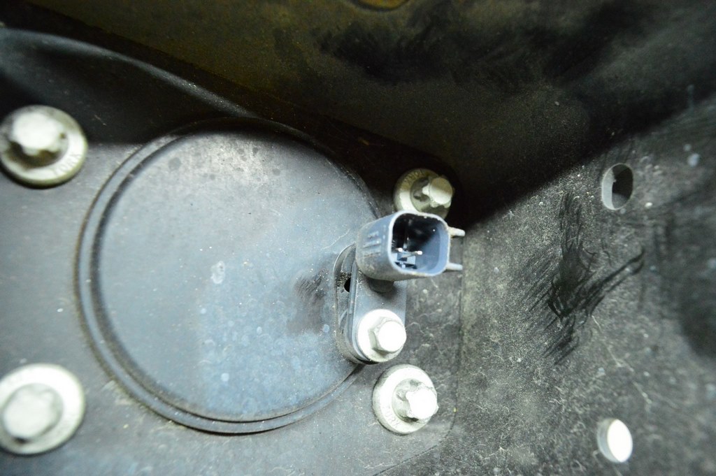 Датчик ABS зад прав Ford Escape MK4 20- FWD