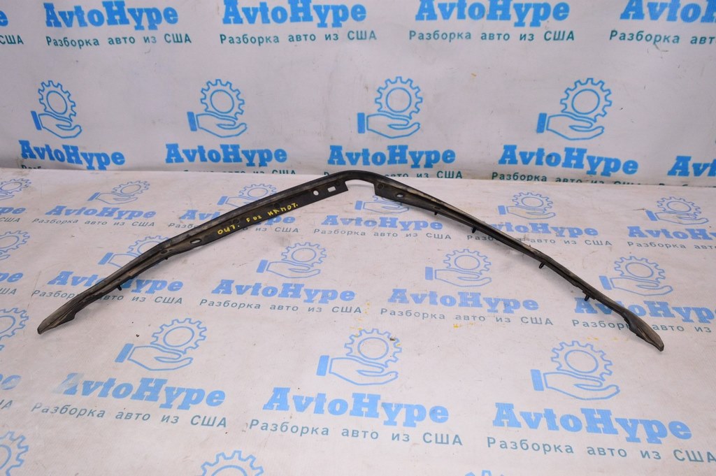 Уплотнитель капота Subaru Outback 15-19 (на бампере)