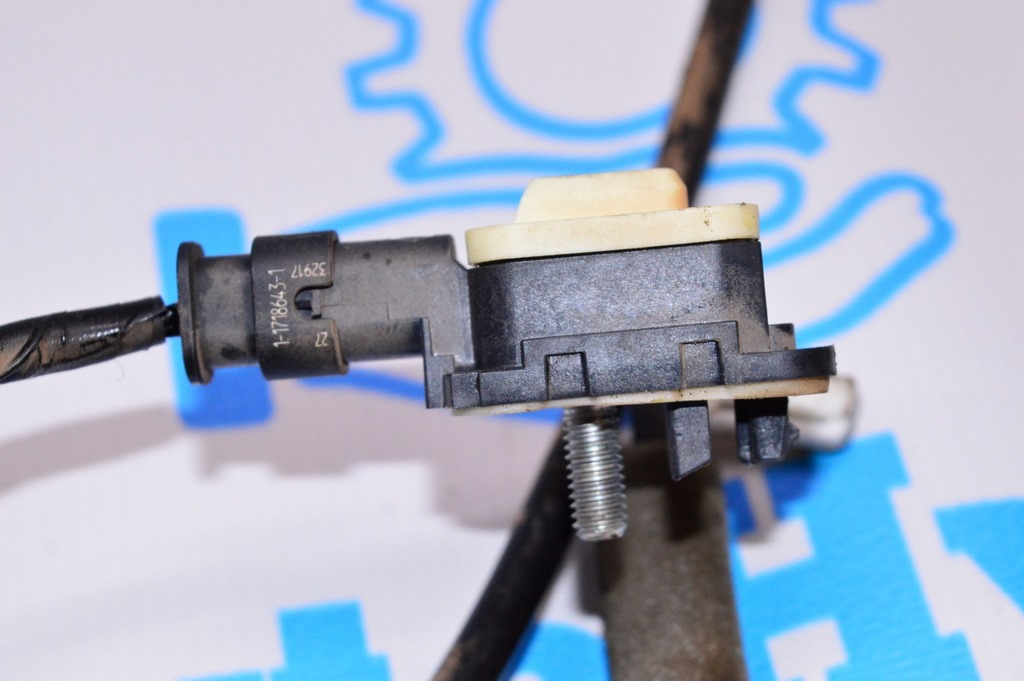 Датчик подушки безопасности дверь лев Subaru Outback 15-19