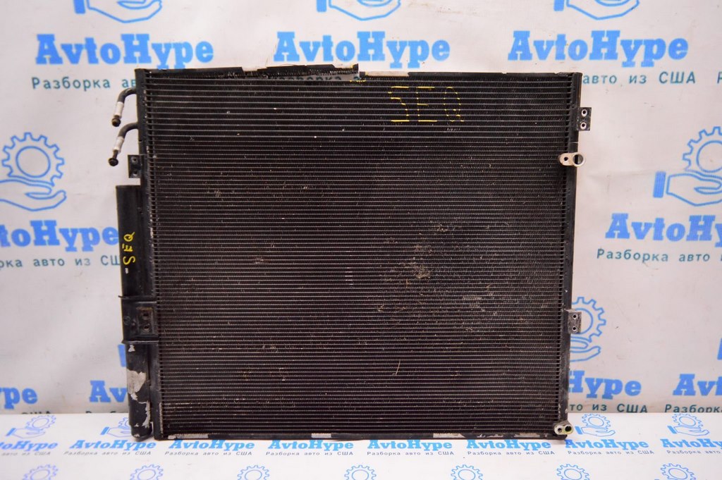 Радиатор кондиционера (конденсер) Toyota Sequoia 2008-2022 (01) небольшой деф.сверху