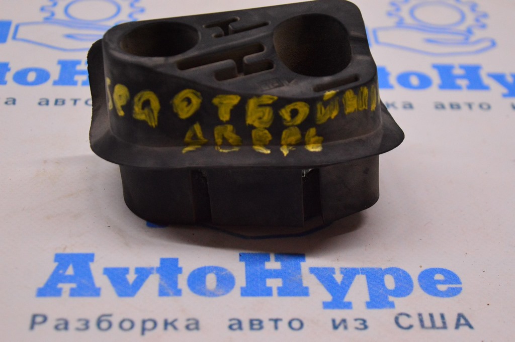 Отбойник двери перед прав Toyota Sequoia 2008-2022