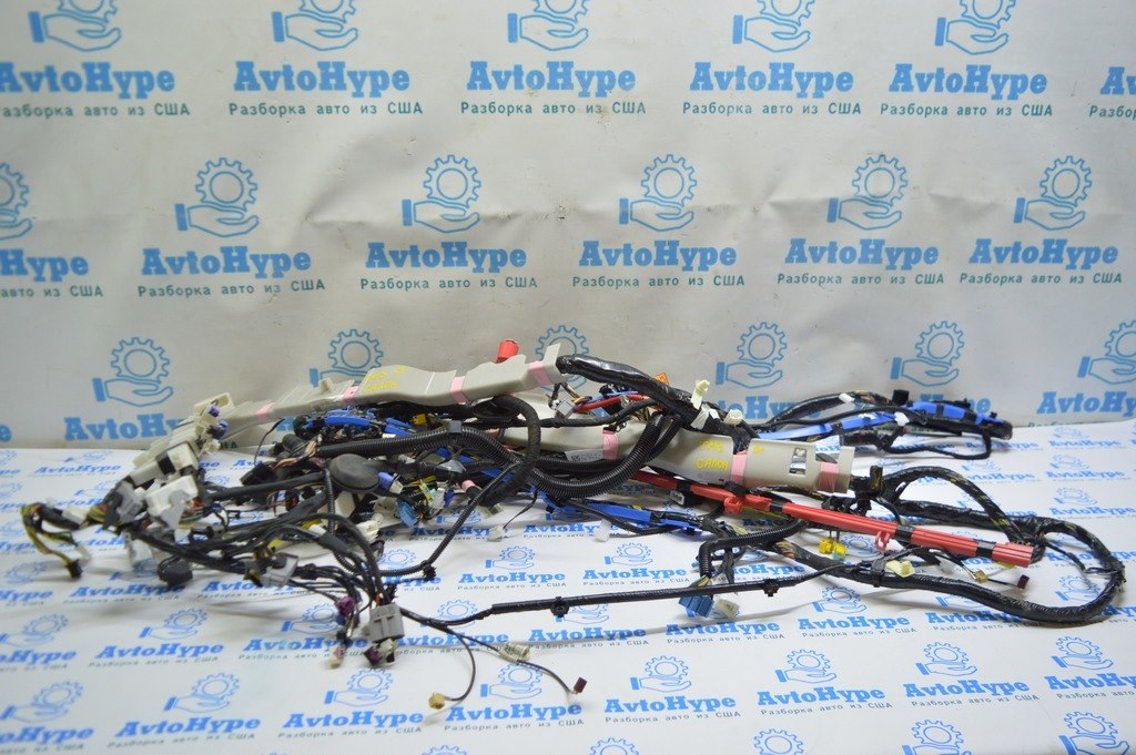 Проводка салонная правая Tesla Model 3 21- (01)