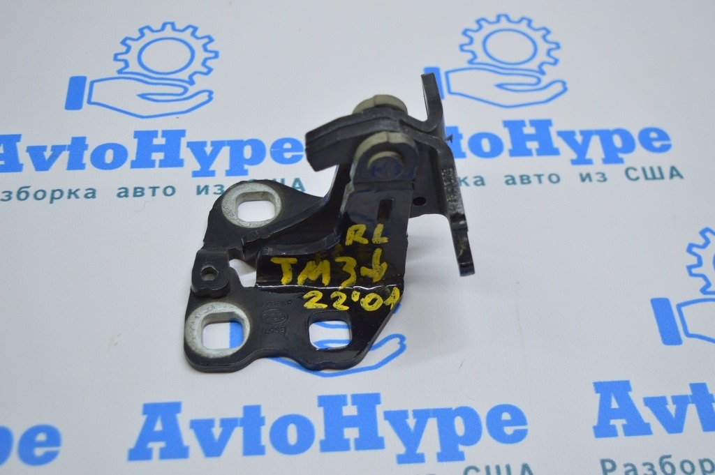 Петля двери нижняя передняя левая Tesla Model 3 18-