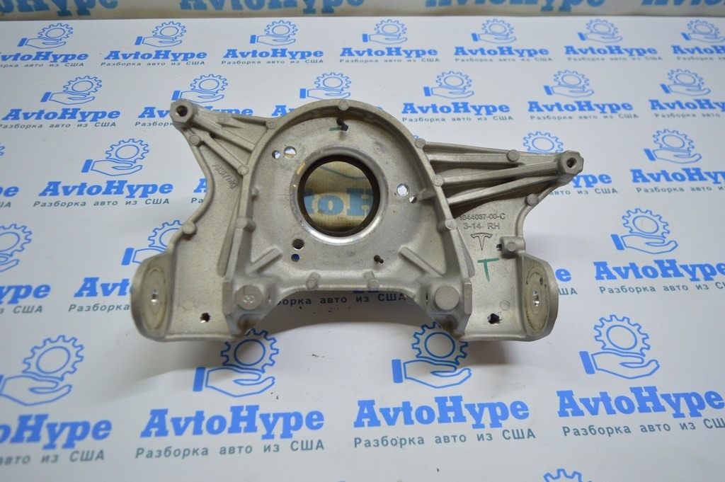 Крепление опоры амортизатора переднее правое Tesla Model 3 18-