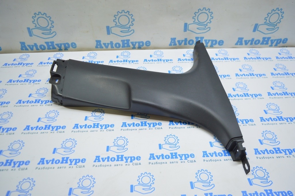 Накладка центральной стойки нижняя правая Tesla Model 3 18- черн