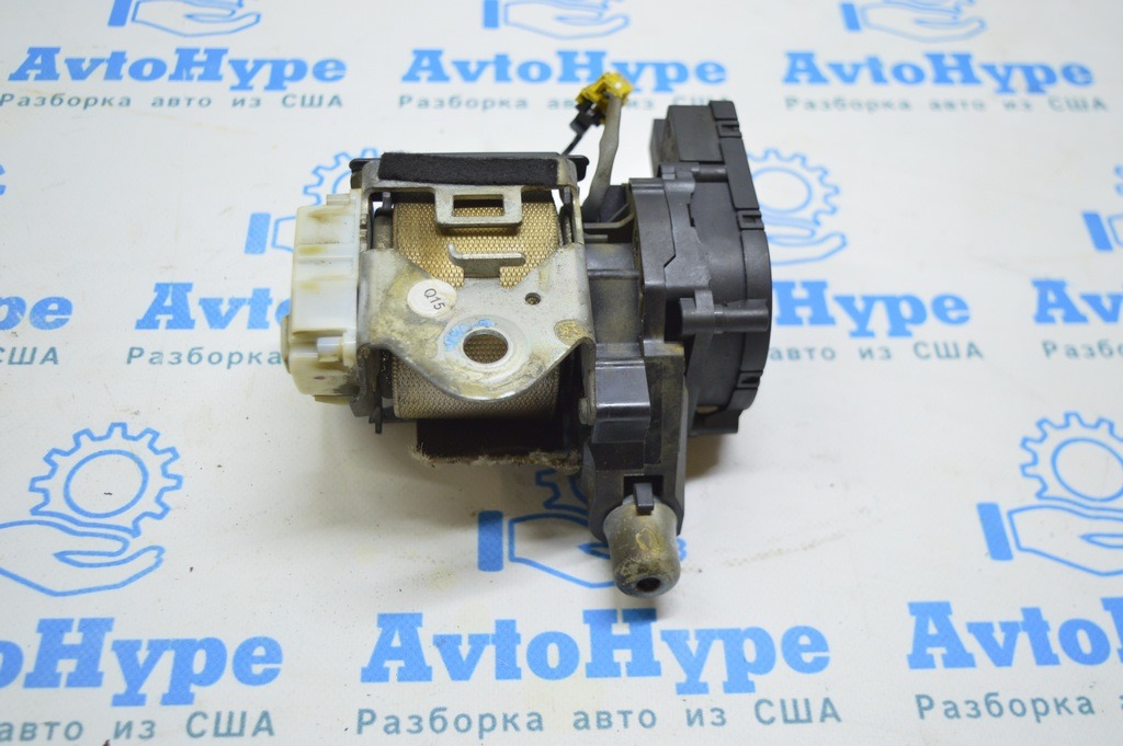 Ремень безопасности зад лев Mercedes W222 14-22 (01) деф.порезан ремень